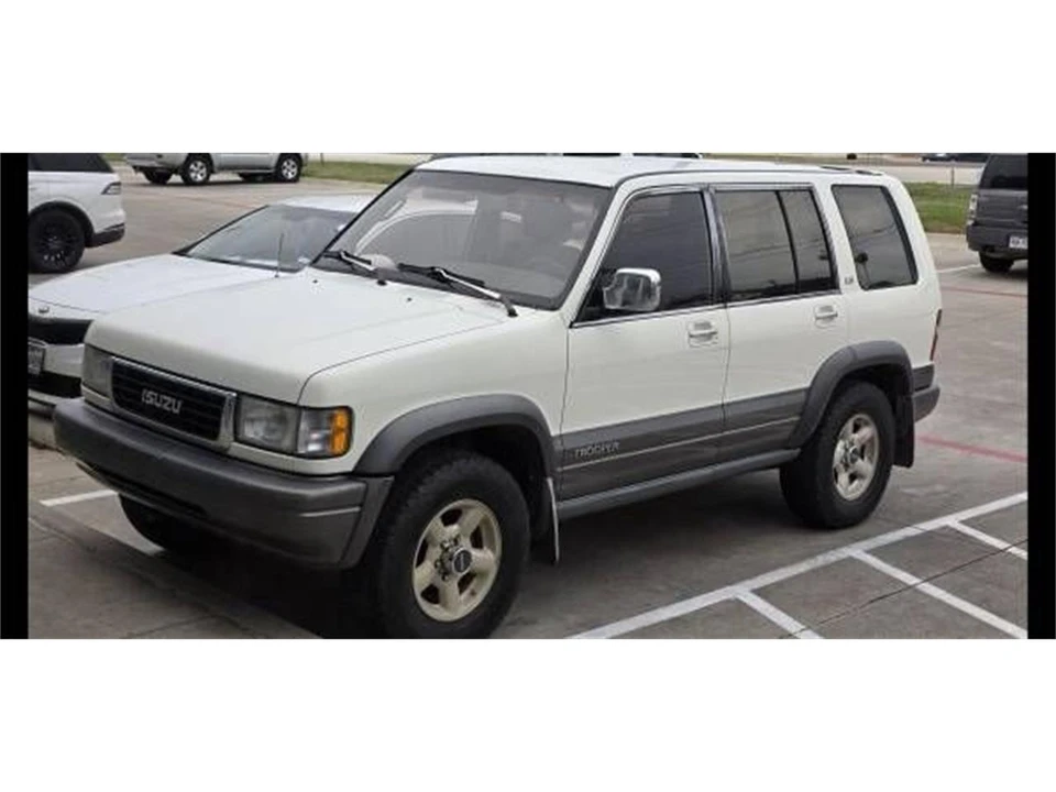 1996 Isuzu Trooper - Image 3 of 8