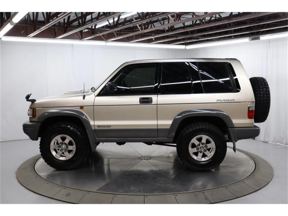 1996 Isuzu Trooper - Image 4 of 31