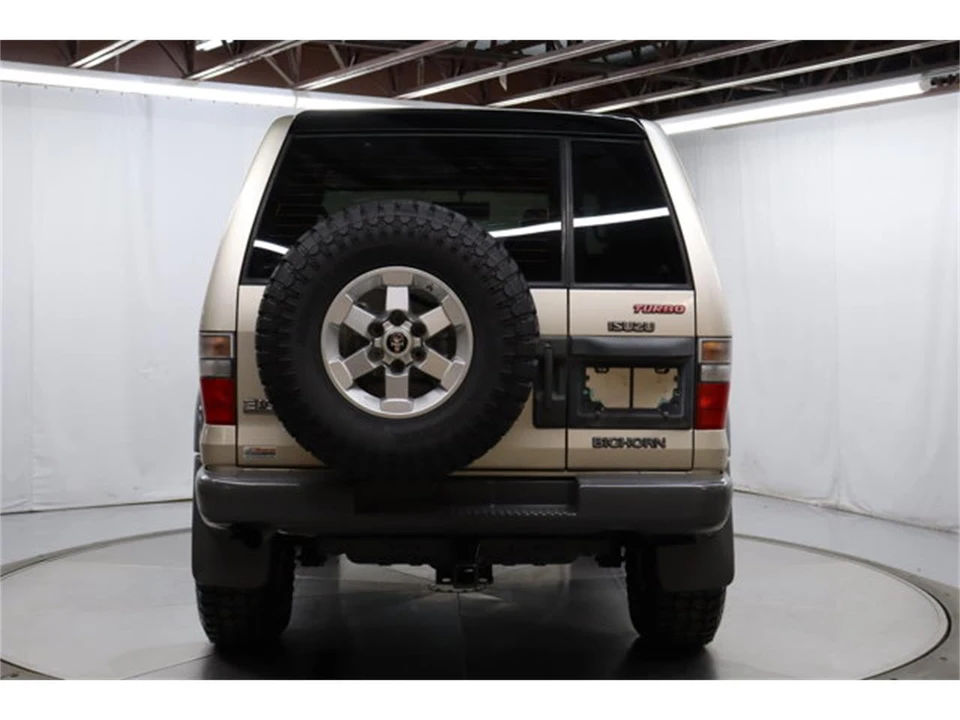 1996 Isuzu Trooper - Image 6 of 31