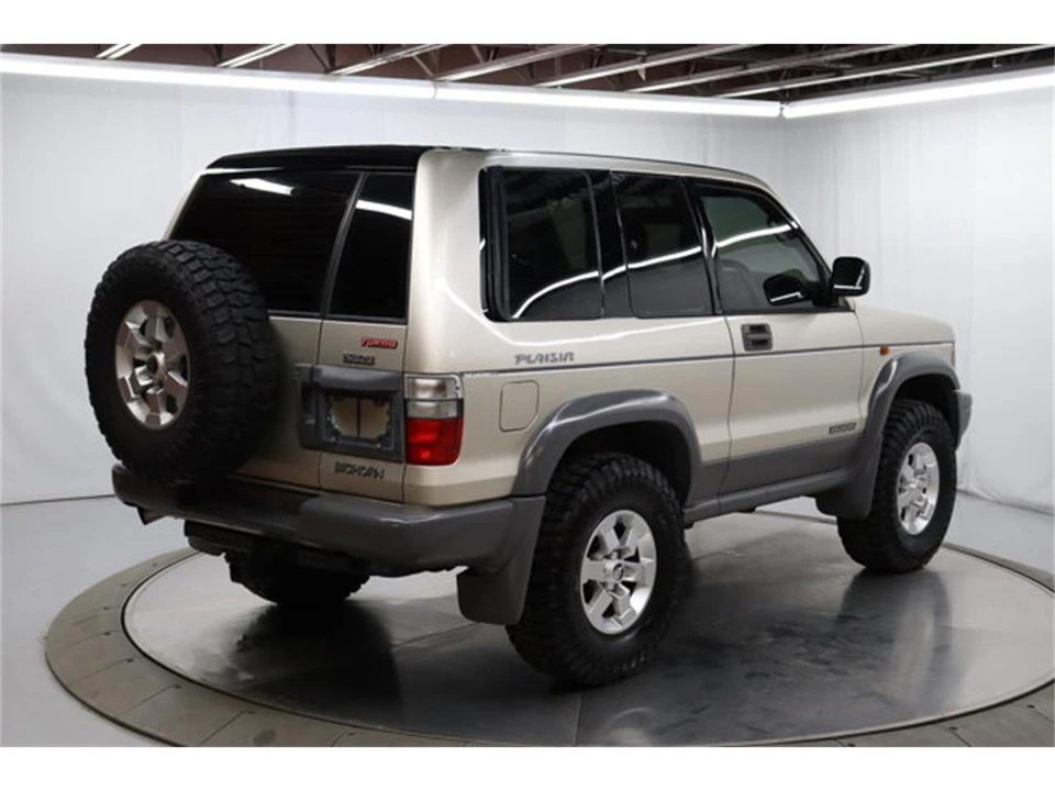 1996 Isuzu Trooper - Image 7 of 31