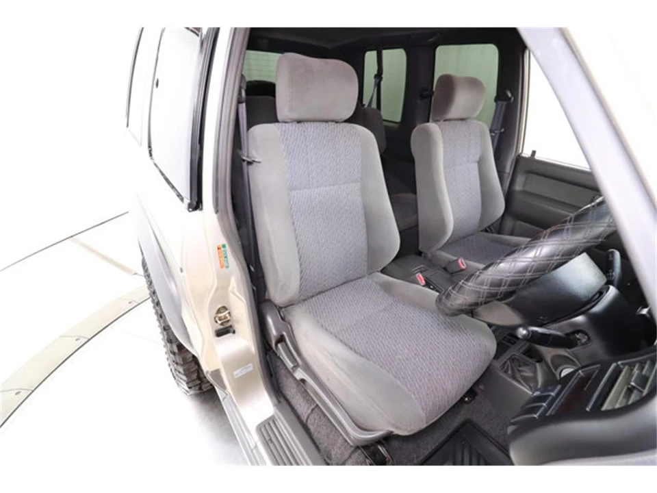 1996 Isuzu Trooper - Image 17 of 31