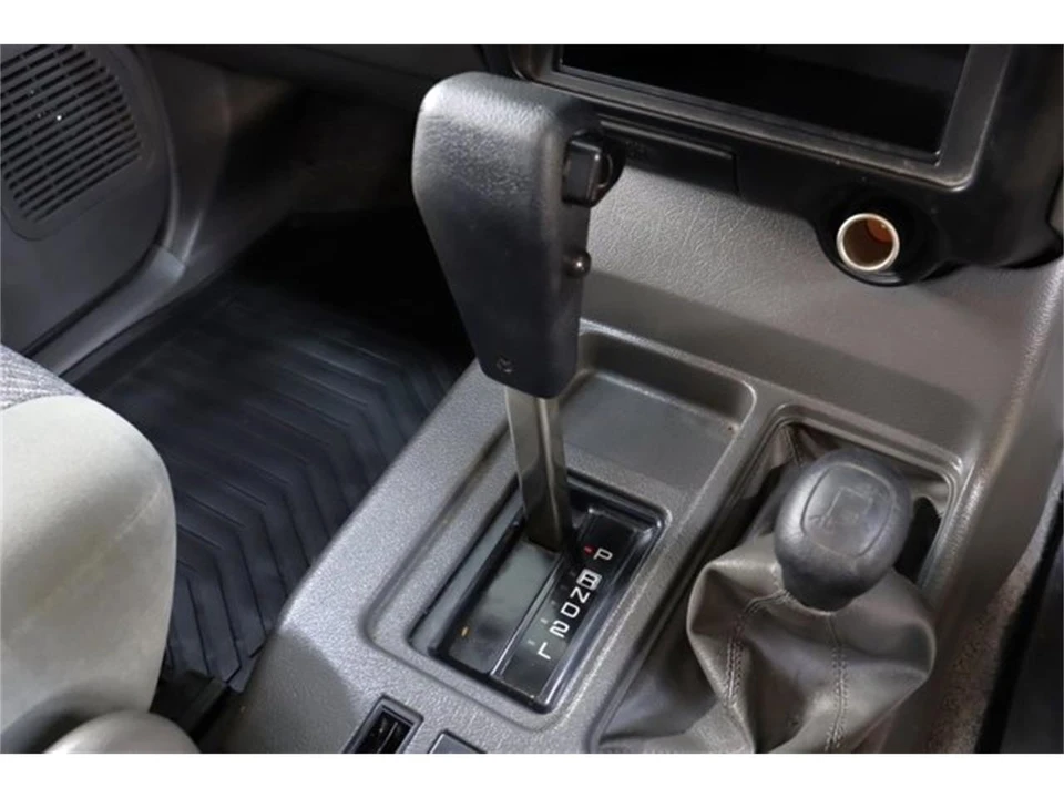 1996 Isuzu Trooper - Image 14 of 31