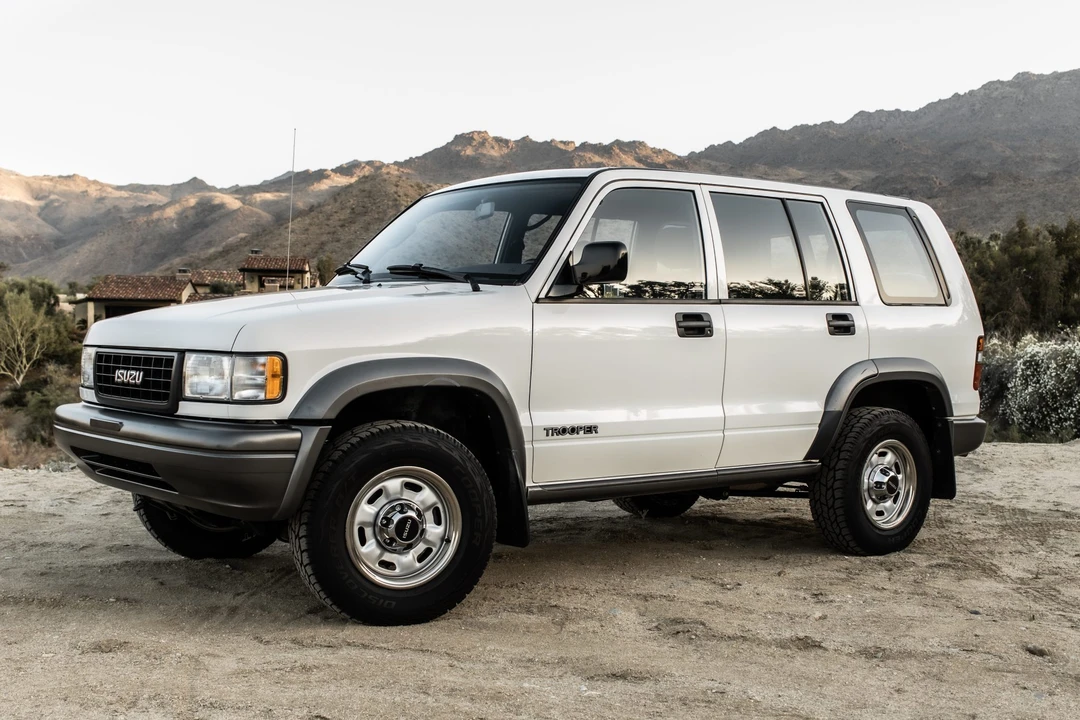 1996 Isuzu Trooper - Image 24 of 31