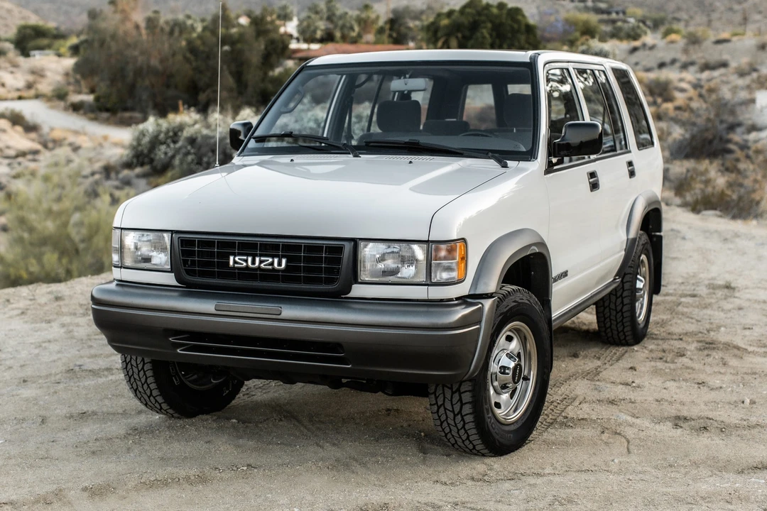 1996 Isuzu Trooper - Image 14 of 31