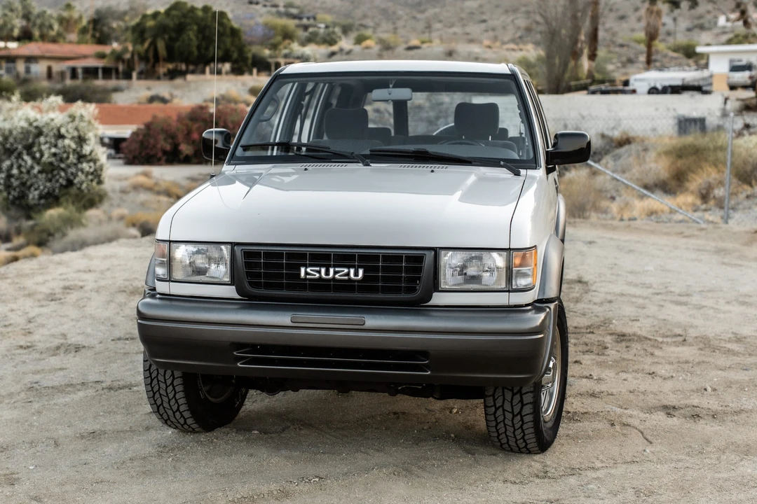 1996 Isuzu Trooper - Image 13 of 31