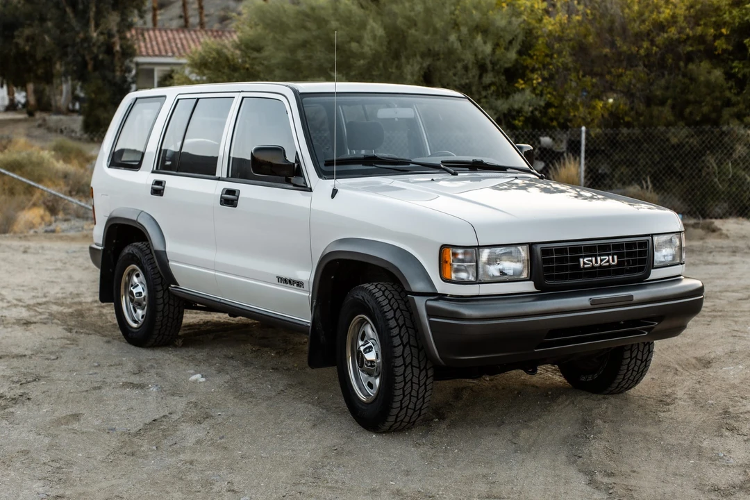 1996 Isuzu Trooper - Image 7 of 31