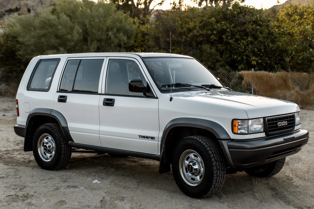 1996 Isuzu Trooper - Image 6 of 31