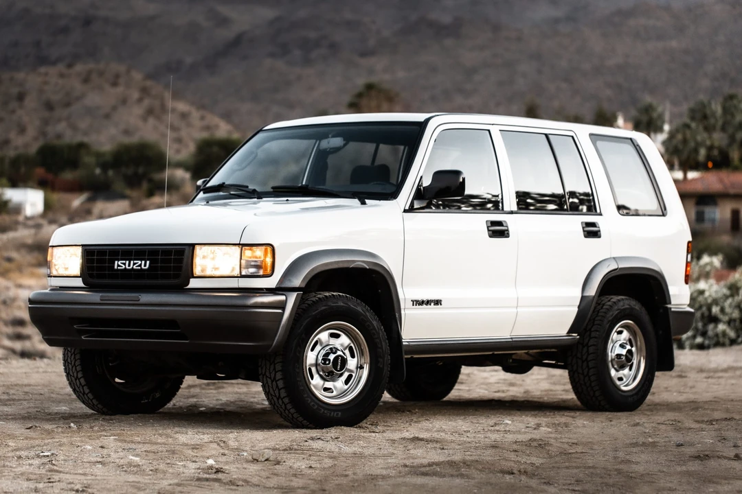 1996 Isuzu Trooper - Image 23 of 31