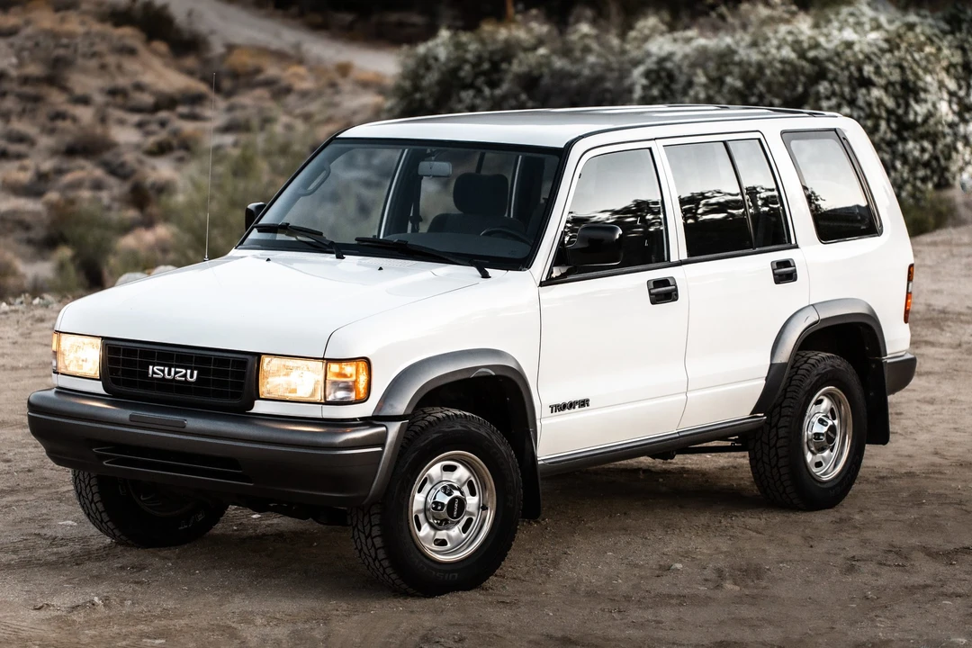 1996 Isuzu Trooper - Image 16 of 31