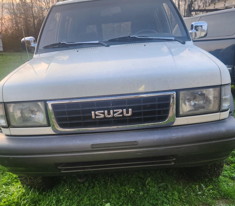 1996 Isuzu Trooper - Image 13 of 20