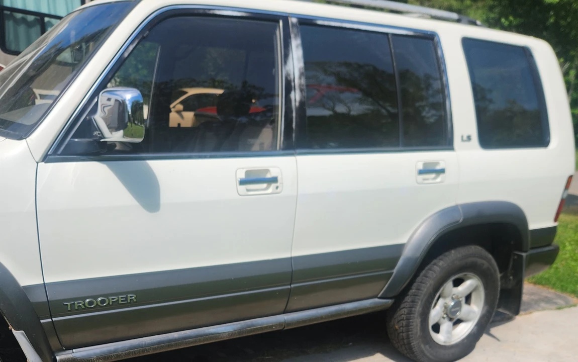 1996 Isuzu Trooper - Image 3 of 20