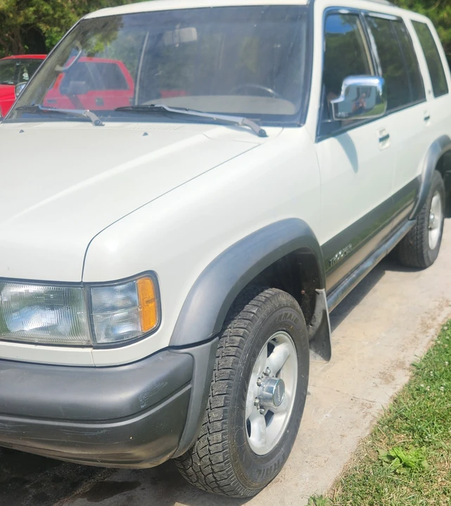 1996 Isuzu Trooper - Image 2 of 20