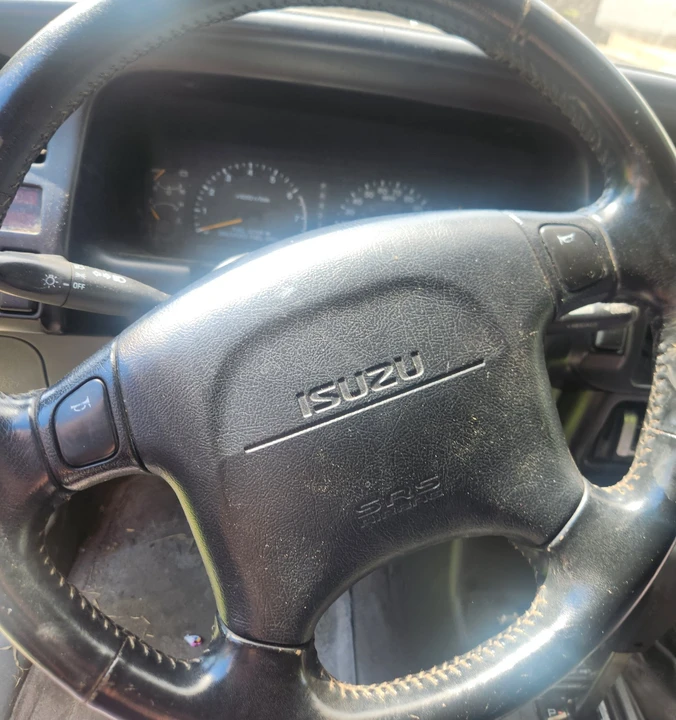 1996 Isuzu Trooper - Image 9 of 20