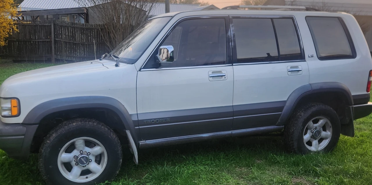 1996 Isuzu Trooper - Image 12 of 20