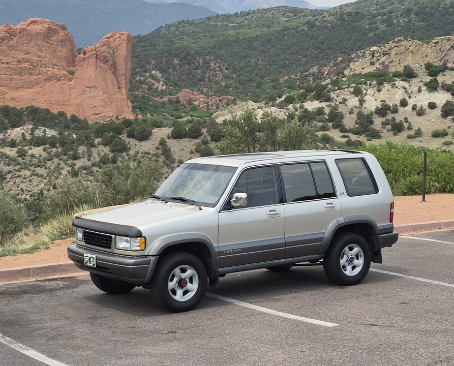 1996 Isuzu Trooper - Image 2 of 31