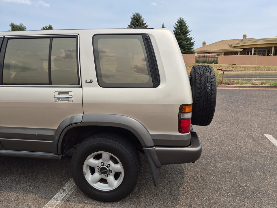 1996 Isuzu Trooper - Image 25 of 31