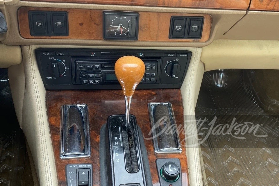 1996 Jaguar XJS Convertible - Image 9 of 13