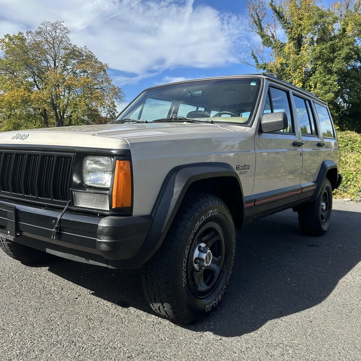 1996 Jeep XJ Cherokee - Image 10 of 12