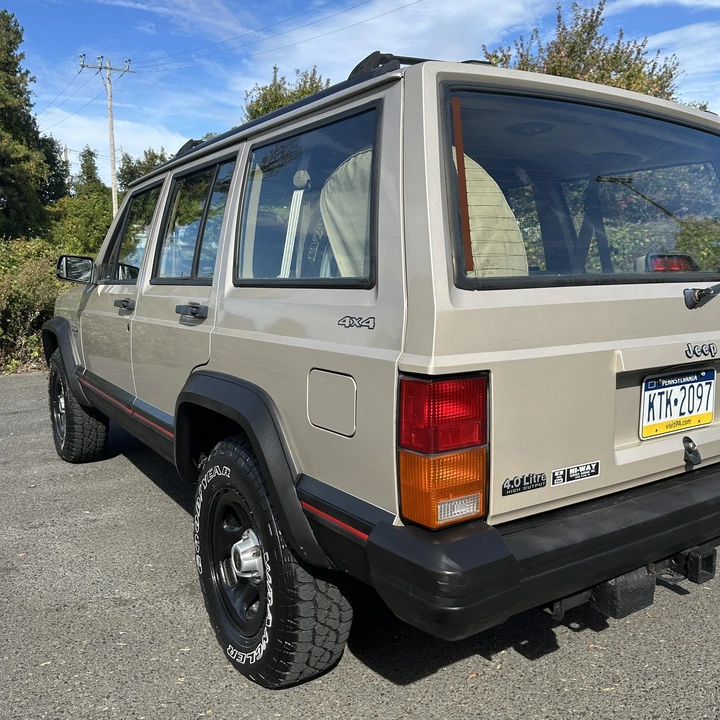 1996 Jeep XJ Cherokee - Image 6 of 12