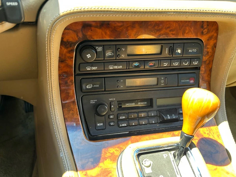 1996 Jaguar X300 XJ - Image 12 of 24