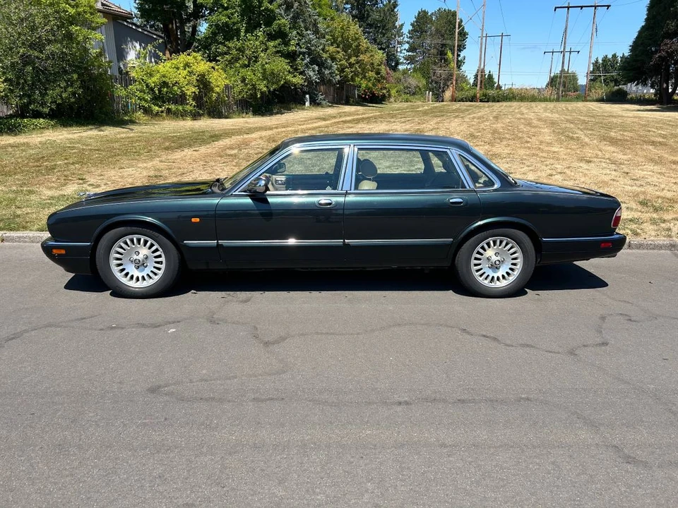 1996 Jaguar X300 XJ - Image 4 of 24