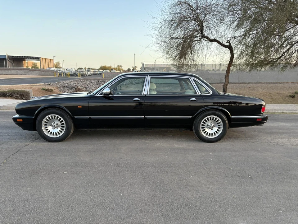1996 Jaguar X300 XJ - Image 28 of 31
