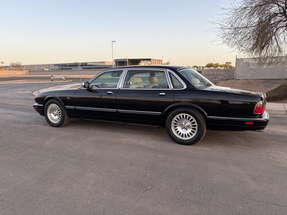 1996 Jaguar X300 XJ - Image 26 of 31