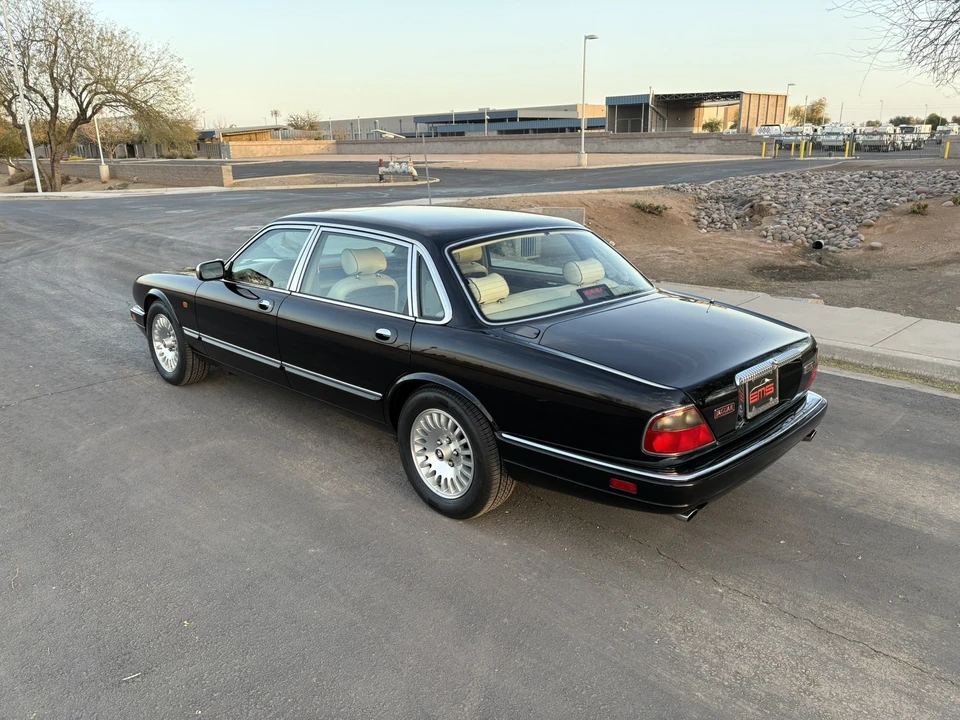 1996 Jaguar X300 XJ - Image 25 of 31