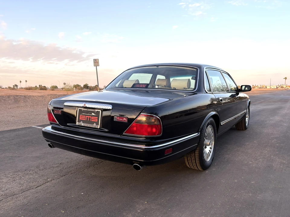 1996 Jaguar X300 XJ - Image 19 of 31