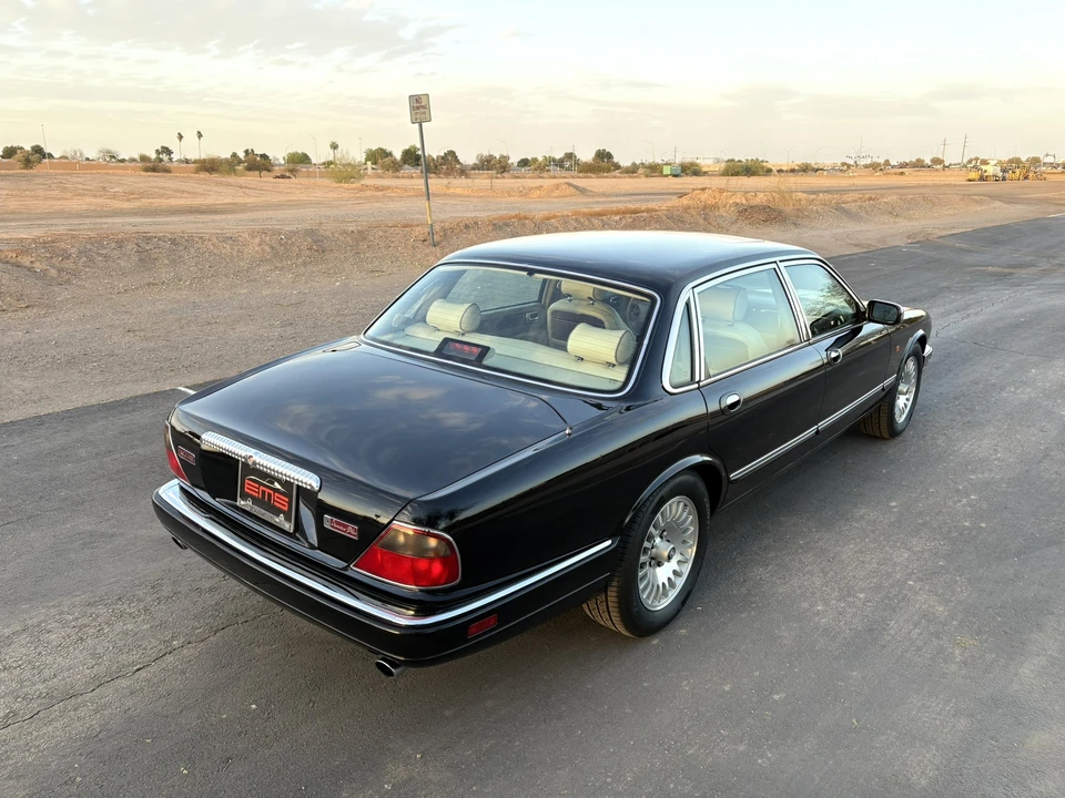 1996 Jaguar X300 XJ - Image 18 of 31