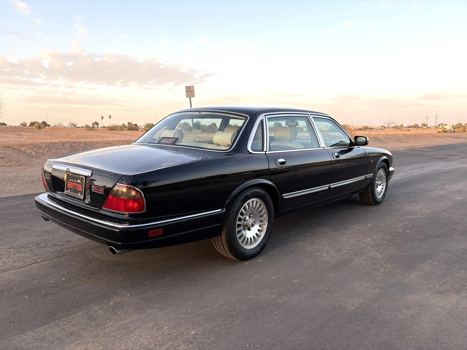 1996 Jaguar X300 XJ - Image 17 of 31