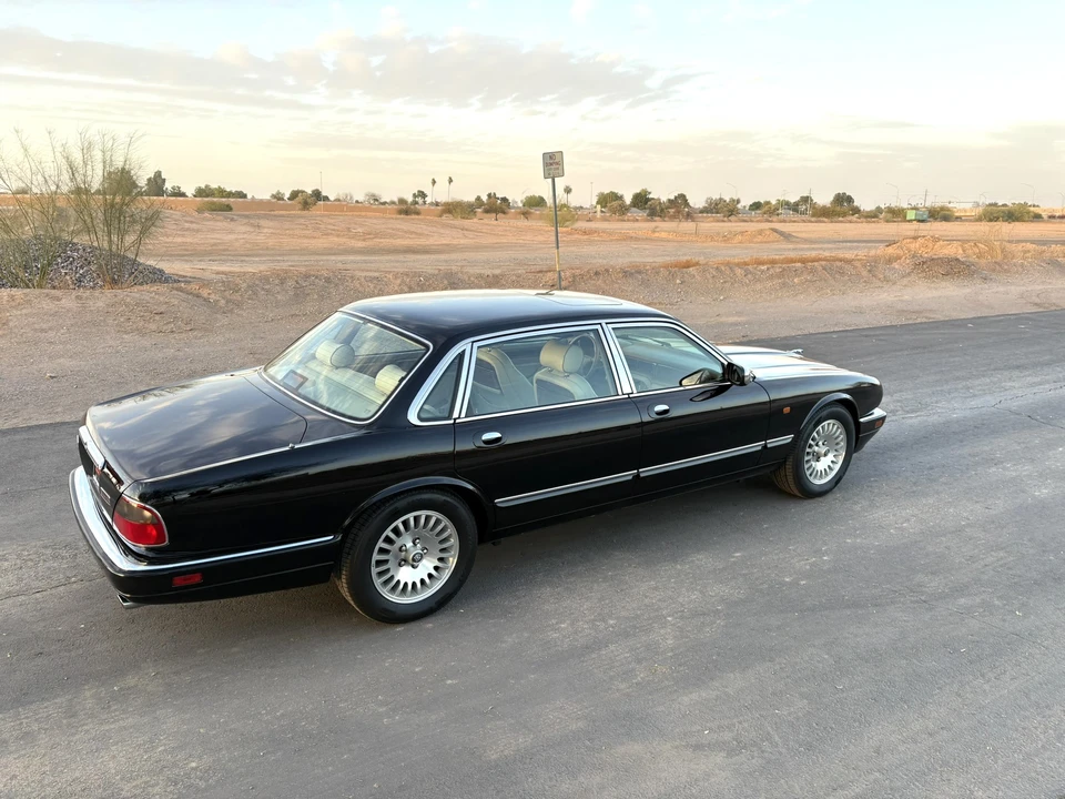 1996 Jaguar X300 XJ - Image 16 of 31