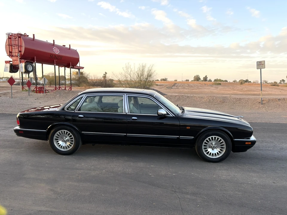 1996 Jaguar X300 XJ - Image 13 of 31