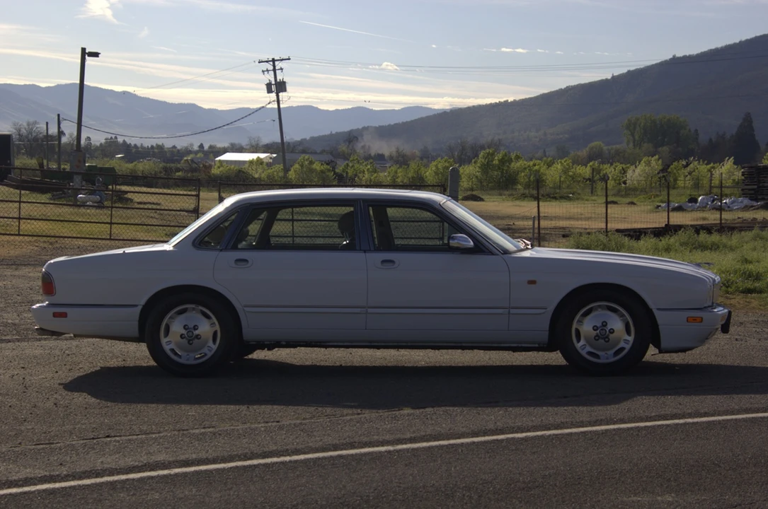 1996 Jaguar X300 XJ - Image 12 of 31