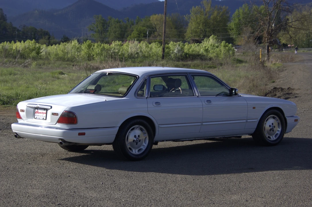 1996 Jaguar X300 XJ - Image 11 of 31