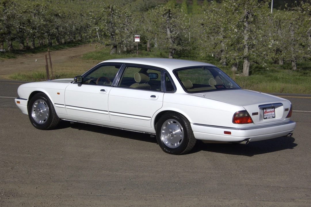 1996 Jaguar X300 XJ - Image 8 of 31