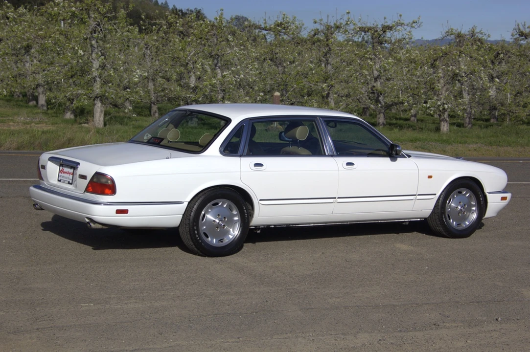 1996 Jaguar X300 XJ - Image 17 of 31