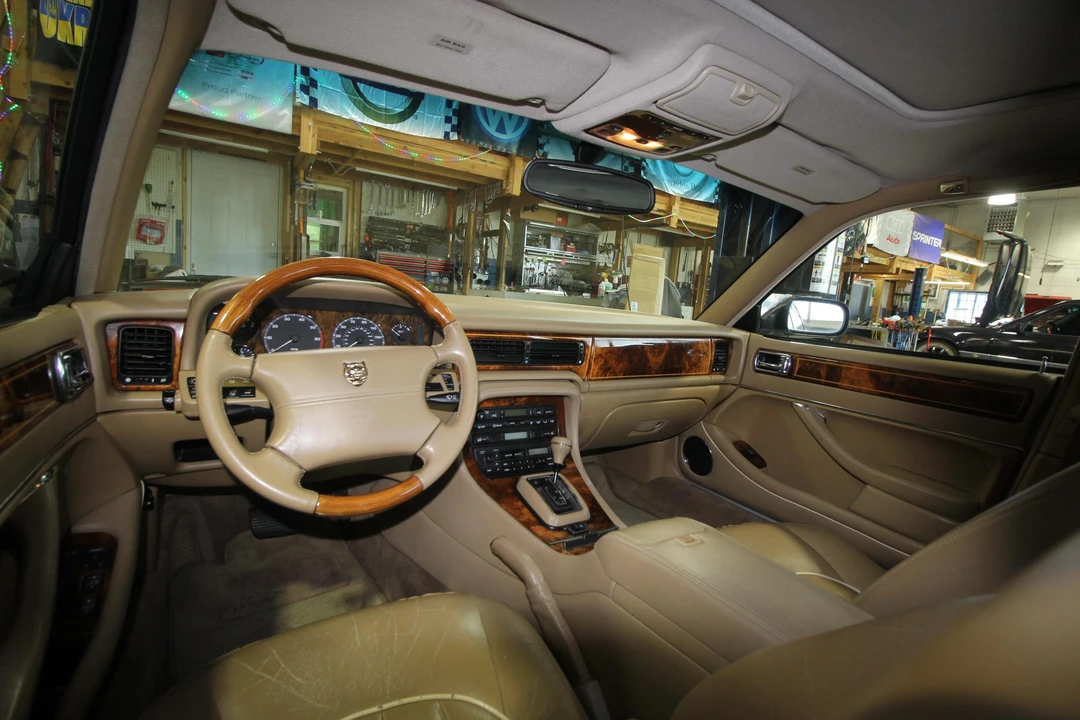 1996 Jaguar X300 XJ - Image 26 of 31