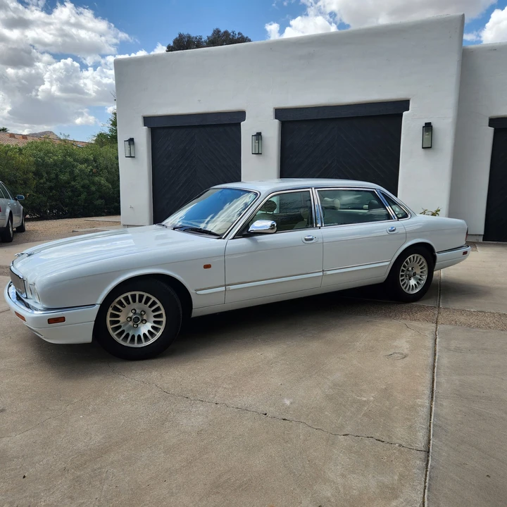 1996 Jaguar X300 XJ - Image 9 of 31