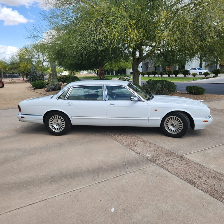 1996 Jaguar X300 XJ - Image 11 of 31