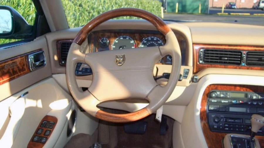 1996 Jaguar X300 XJ - Image 5 of 12