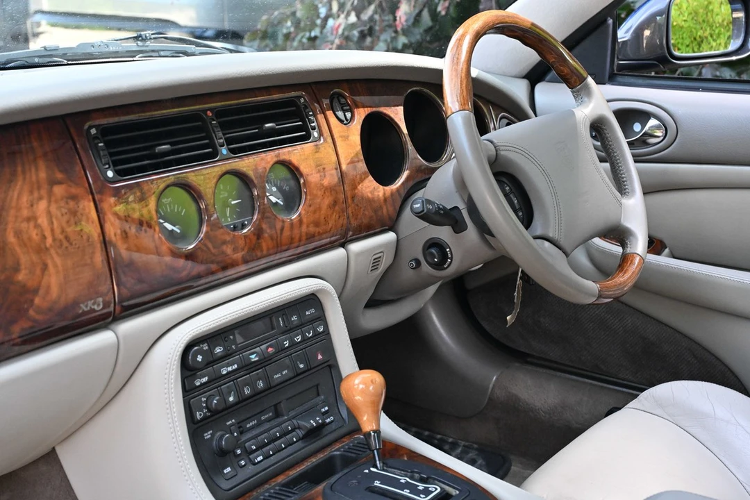 1996 Jaguar X100 XK8 - Image 22 of 30