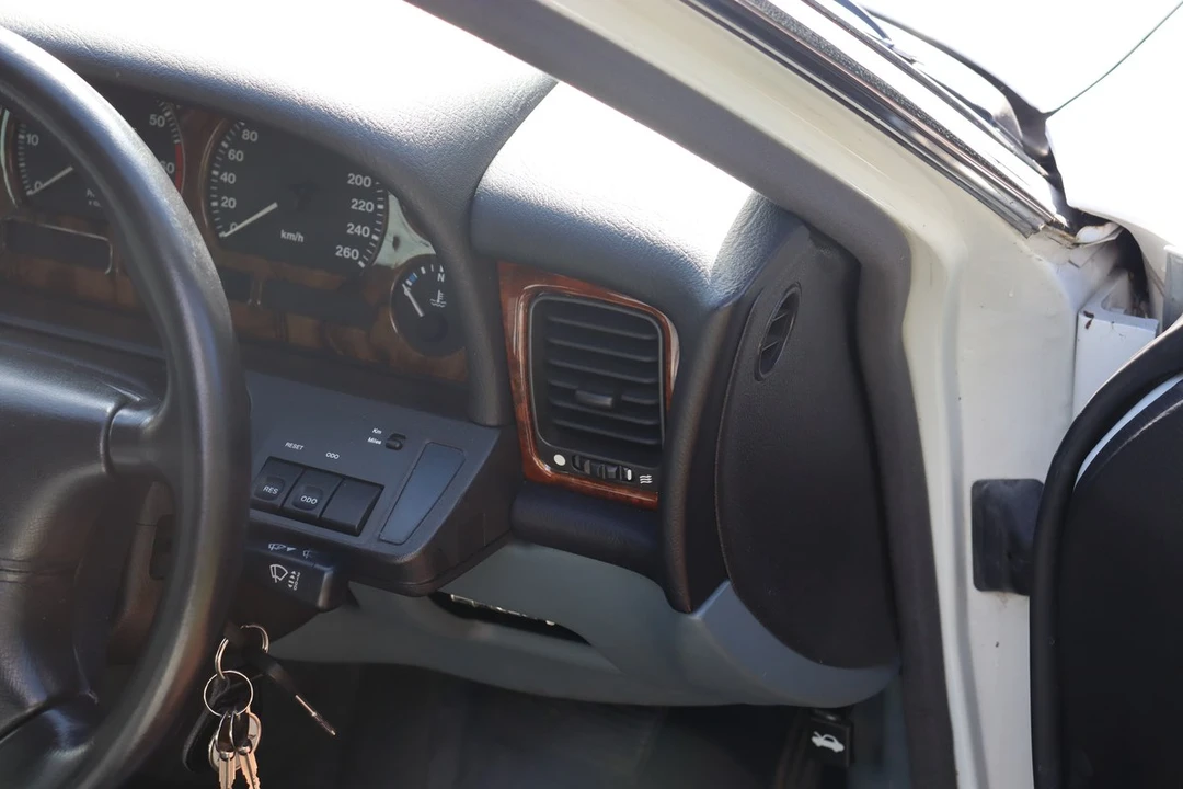 1996 Jaguar X300 XJ - Image 18 of 30