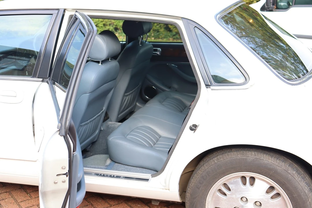 1996 Jaguar X300 XJ - Image 28 of 30