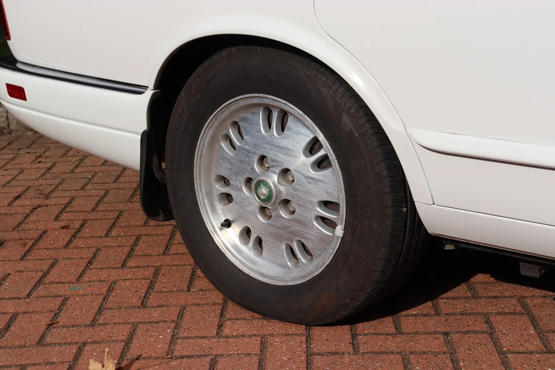 1996 Jaguar X300 XJ - Image 11 of 30