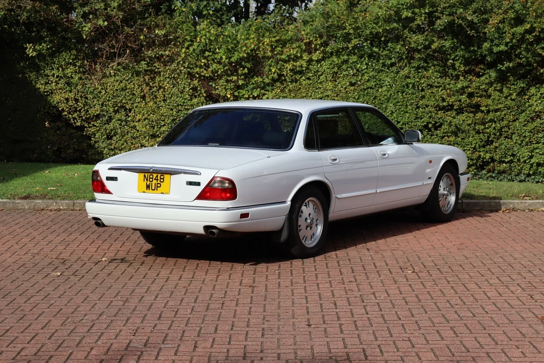 1996 Jaguar X300 XJ - Image 9 of 30