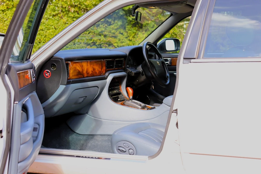 1996 Jaguar X300 XJ - Image 25 of 30
