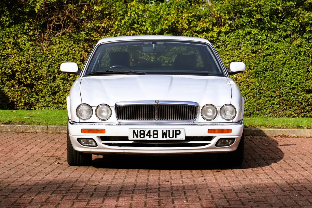 1996 Jaguar X300 XJ - Image 2 of 30