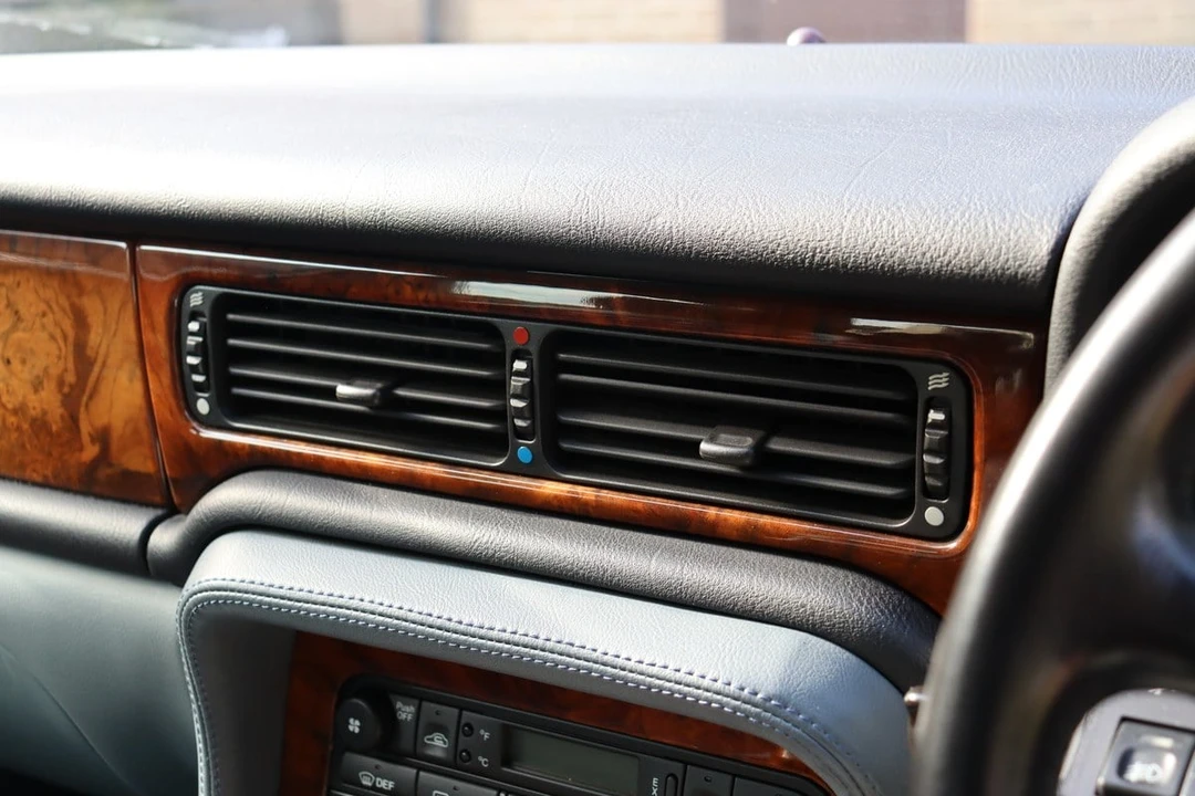 1996 Jaguar X300 XJ - Image 23 of 30