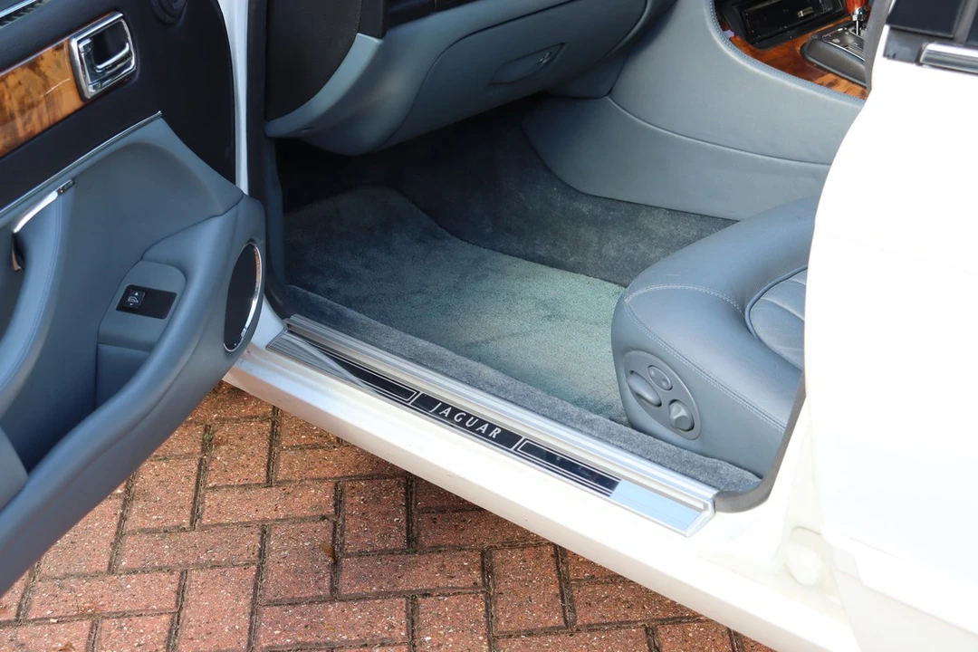 1996 Jaguar X300 XJ - Image 27 of 30